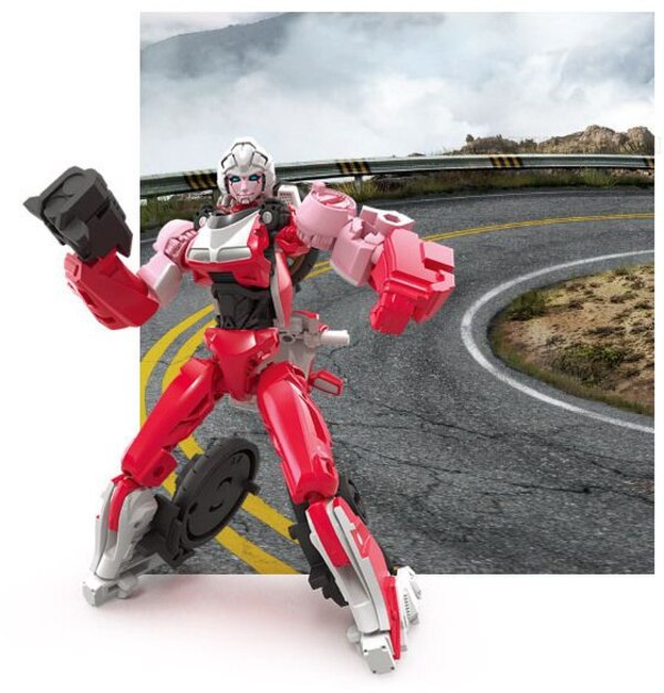  In Package Image Of Transformers Rise Of The Beasts Studio Series   Arcee  (2 of 6)